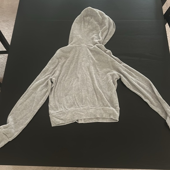 Aritzia TNA waffle zip. Light grey. Size medium. - Picture 3 of 3